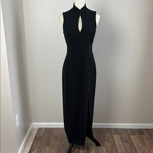 Tahari Elegant Black Sleeveless Keyhole
Maxi Dress with Front Slit Black Size 4